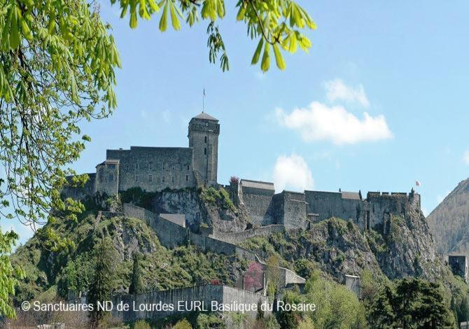 Appart Lourdes 100 M Gare - 4 Places Avec Balcon 10Mn Sanctuaire Exteriör bild
